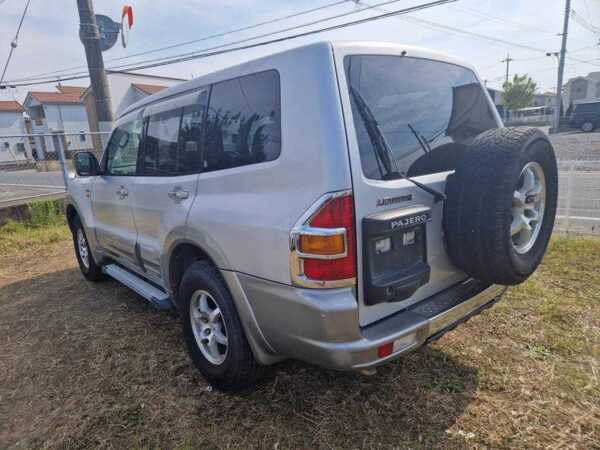 MITSUBISHI PAJERO