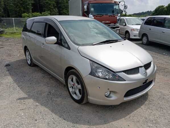 MITSUBISHI GRANDIS