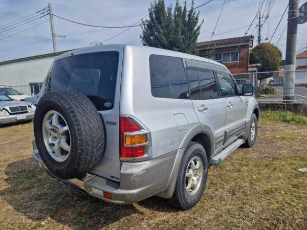 MITSUBISHI PAJERO