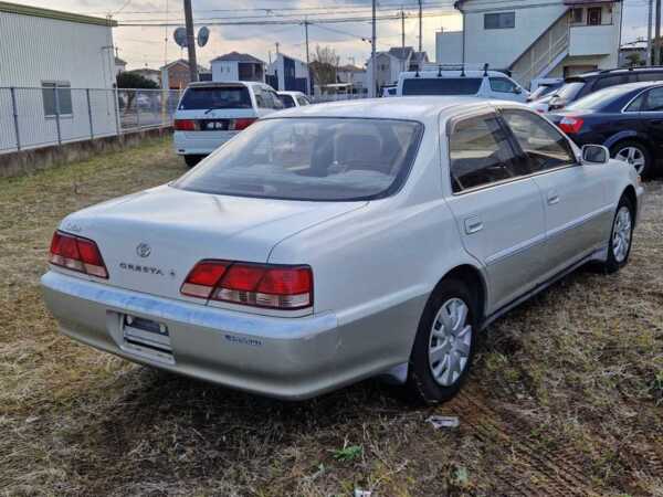 TOYOTA CRESTA
