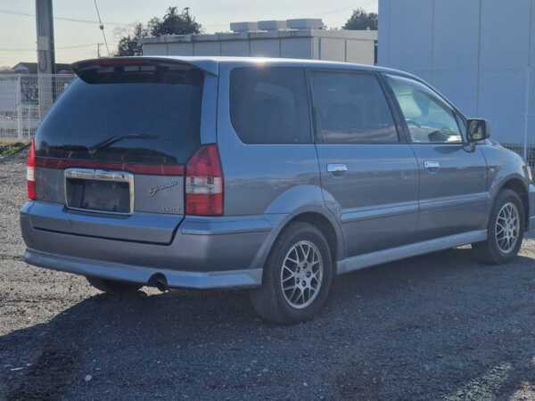 MITSUBISHI CHARIOT GRANDIS