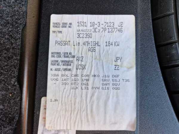 VOLKSWAGEN PASSAT