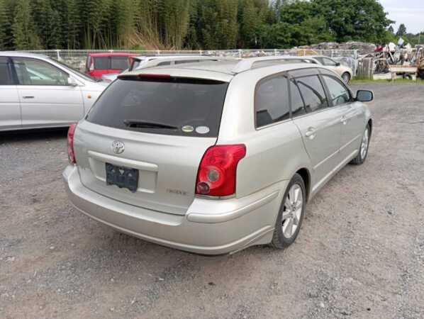 TOYOTA AVENSIS