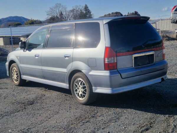 MITSUBISHI CHARIOT GRANDIS