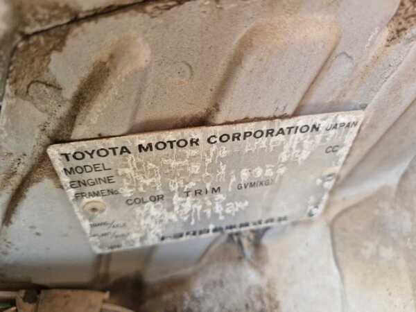 TOYOTA VITZ