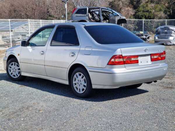 TOYOTA VISTA