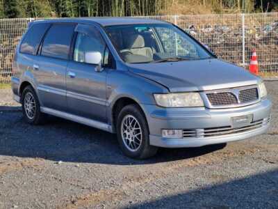 MITSUBISHI CHARIOT GRANDIS