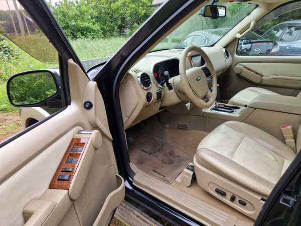 FORD EXPLORER