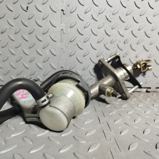 Главный цилиндр сцепления