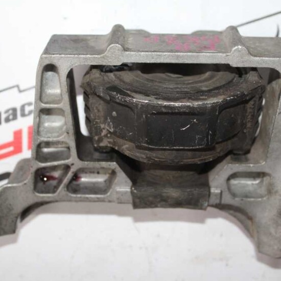 Подушка двигателя