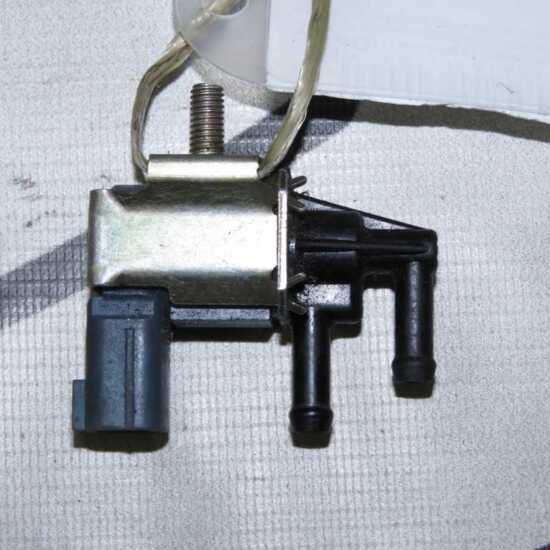 Клапан вакуумный