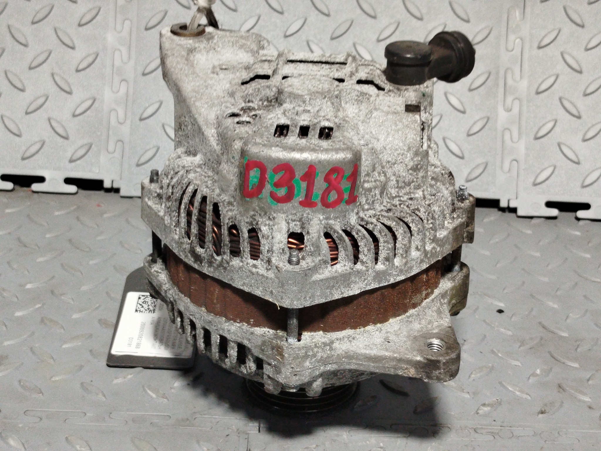 ГЕНЕРАТОР SUBARU 23700AA301  D3181