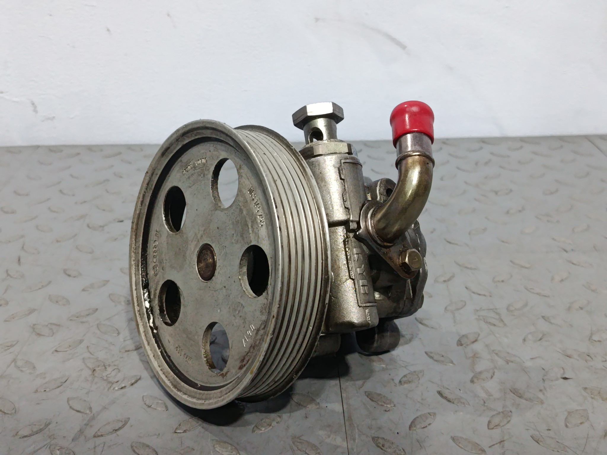 ГУР AUDI 8E0145153ES D2183