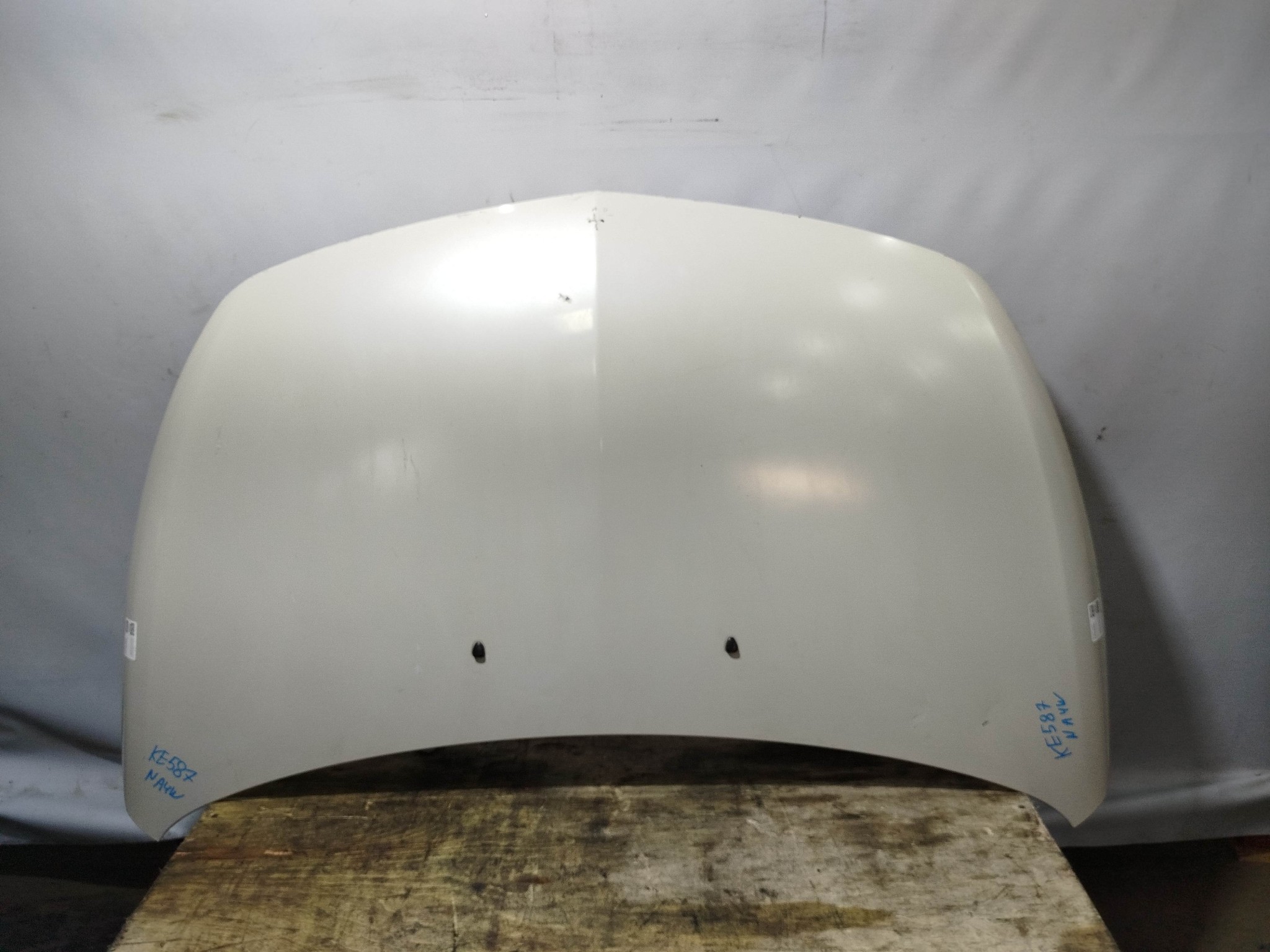 КАПОТ MITSUBISHI GRANDIS 5900A109  белый, W23 KE587