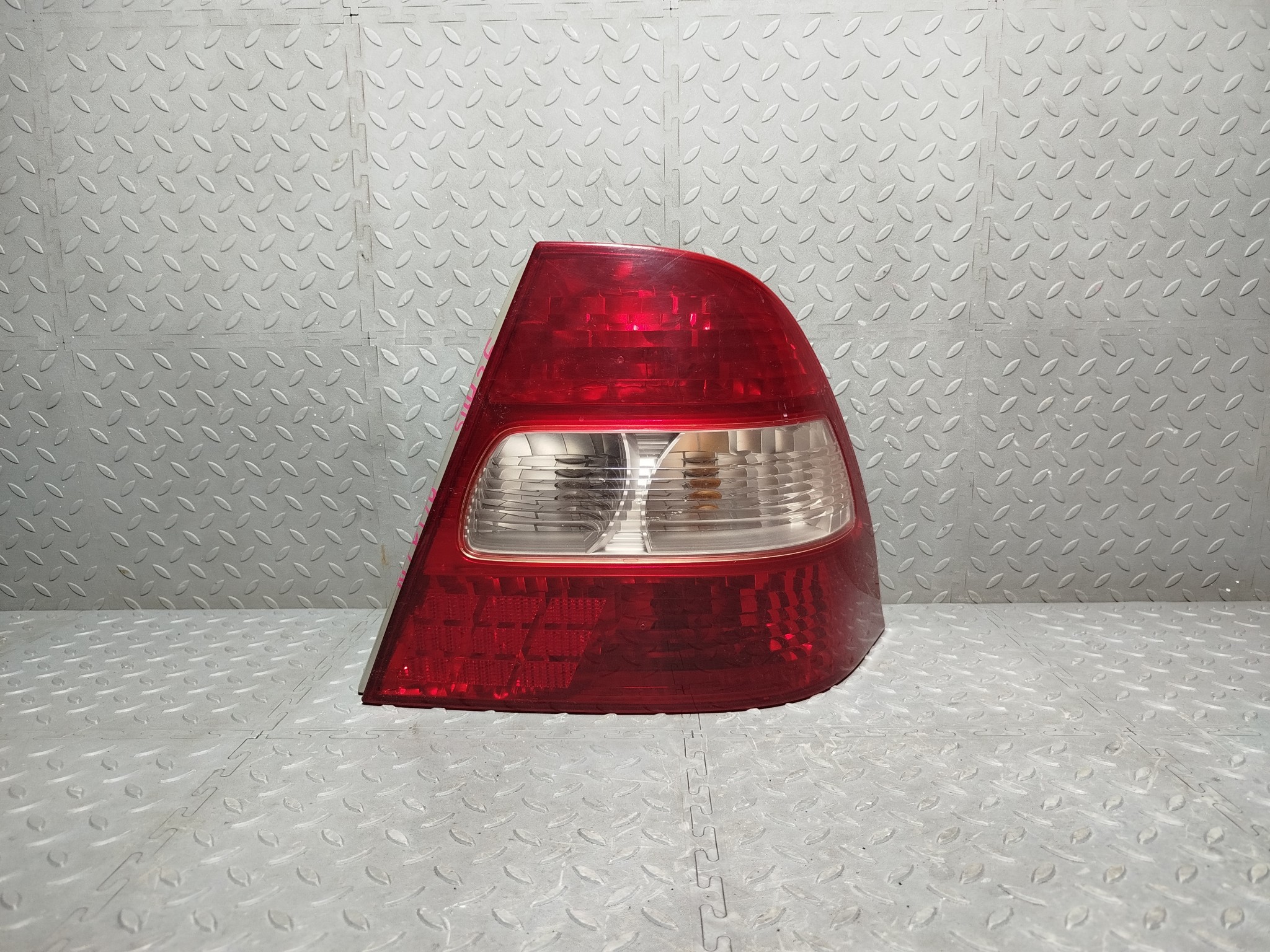 ФОНАРЬ TOYOTA ПРАВЫЙ 815501E200  S4425