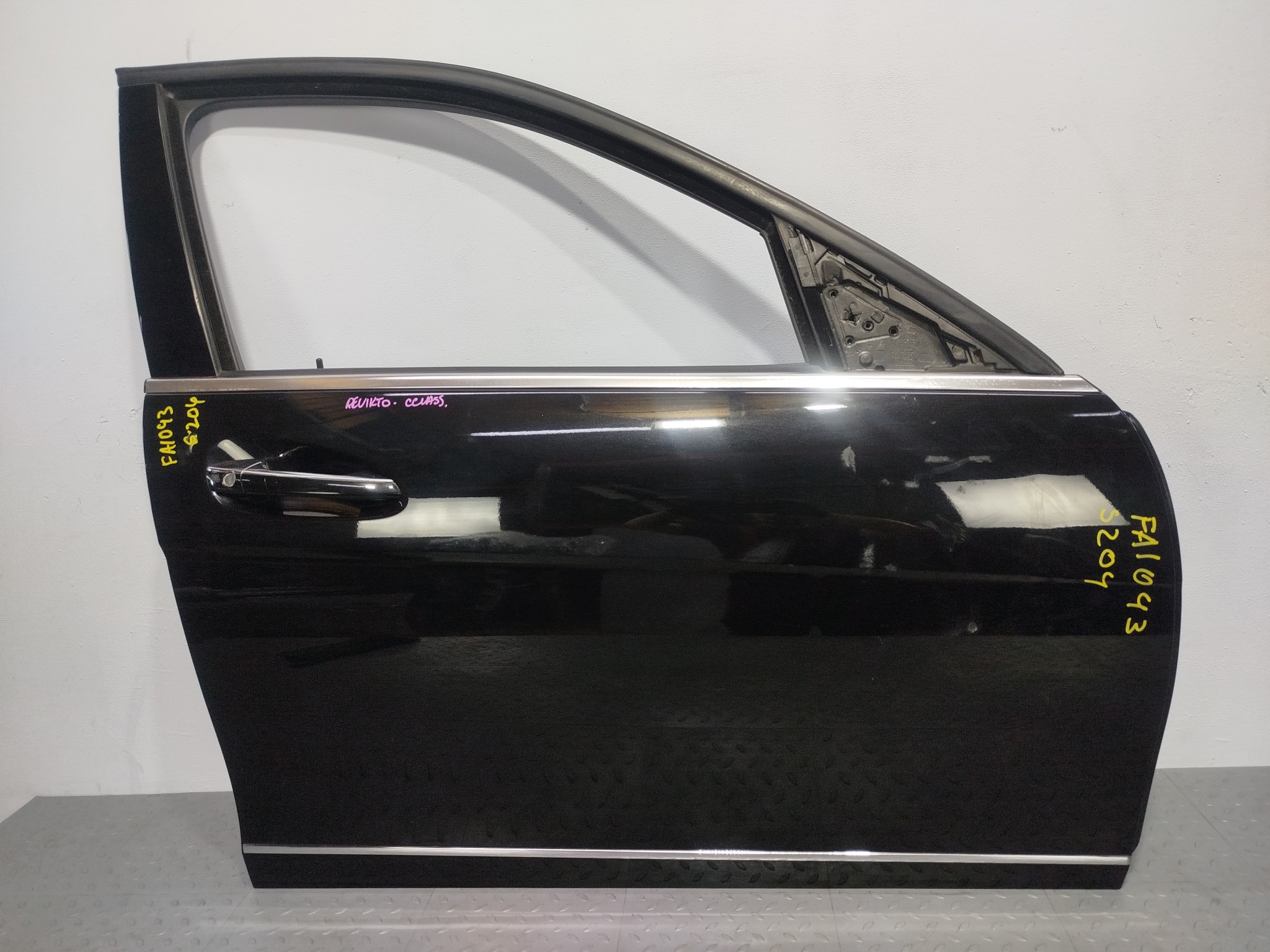 ДВЕРЬ MERCEDES-BENZ C-CLASS A2047200205 ПЕРЕДНЯЯ ПРАВАЯ черный, 197U FA1043