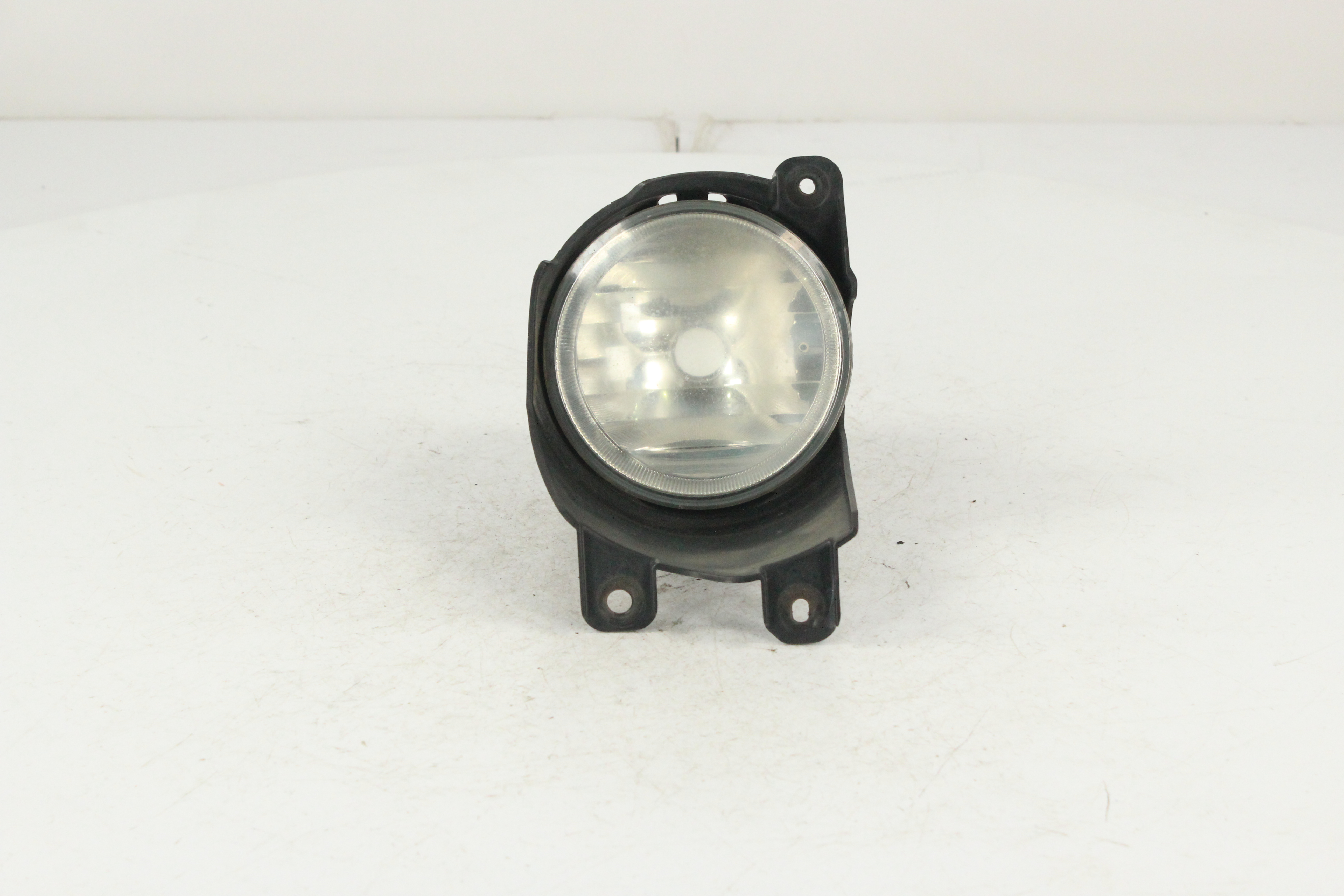 ТУМАНКА TOYOTA ЛЕВАЯ ПРАВАЯ 81211AA030  S3420Z(2)