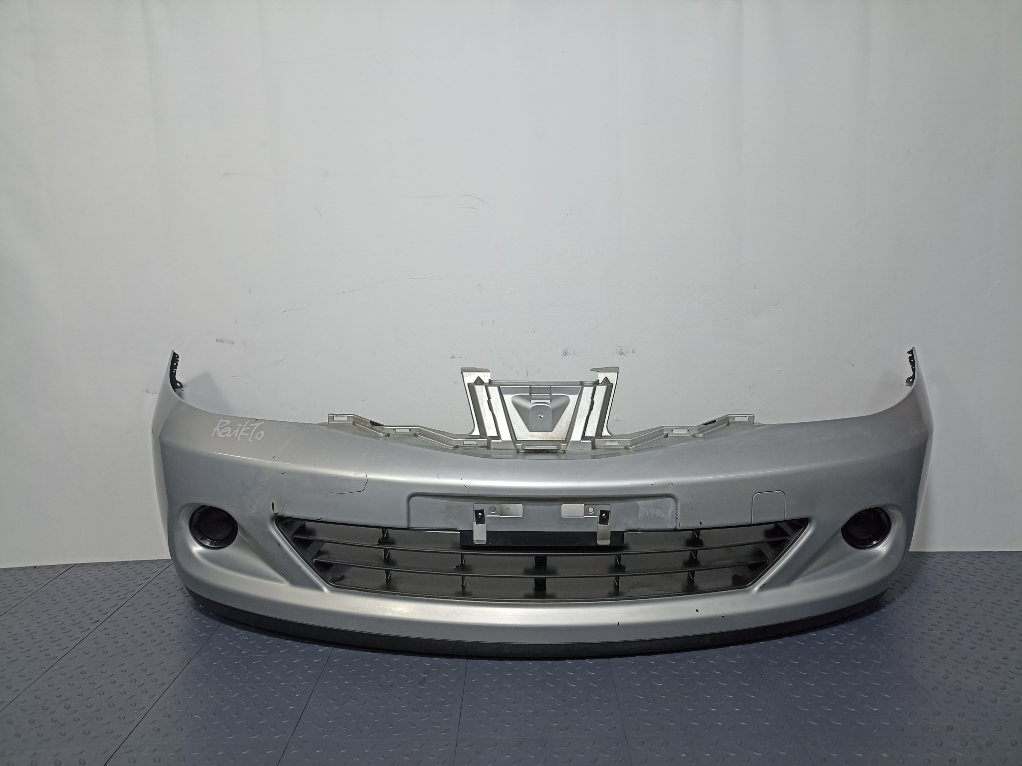 БАМПЕР NISSAN TIIDA TIIDA LATIO F20221JY0A ПЕРЕДНИЙ серебро, K23 FA1017Z