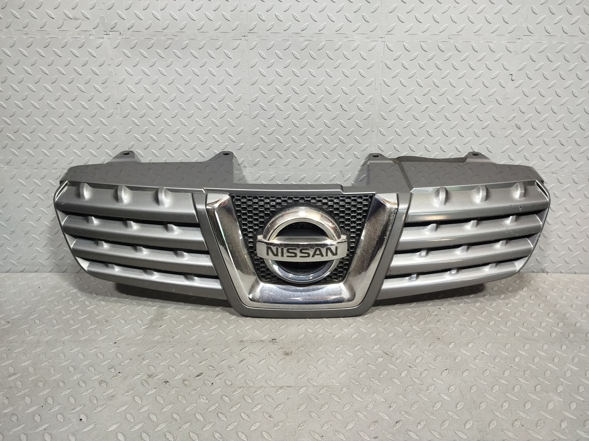 РЕШЕТКА РАДИАТОРА NISSAN 62310JD00C  KB2274Z
