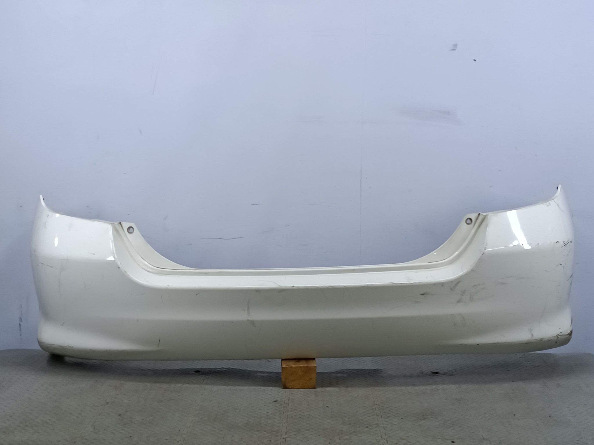 БАМПЕР HONDA FIT JAZZ 71501SAA900ZA ЗАДНИЙ  белый, NH578X GE342