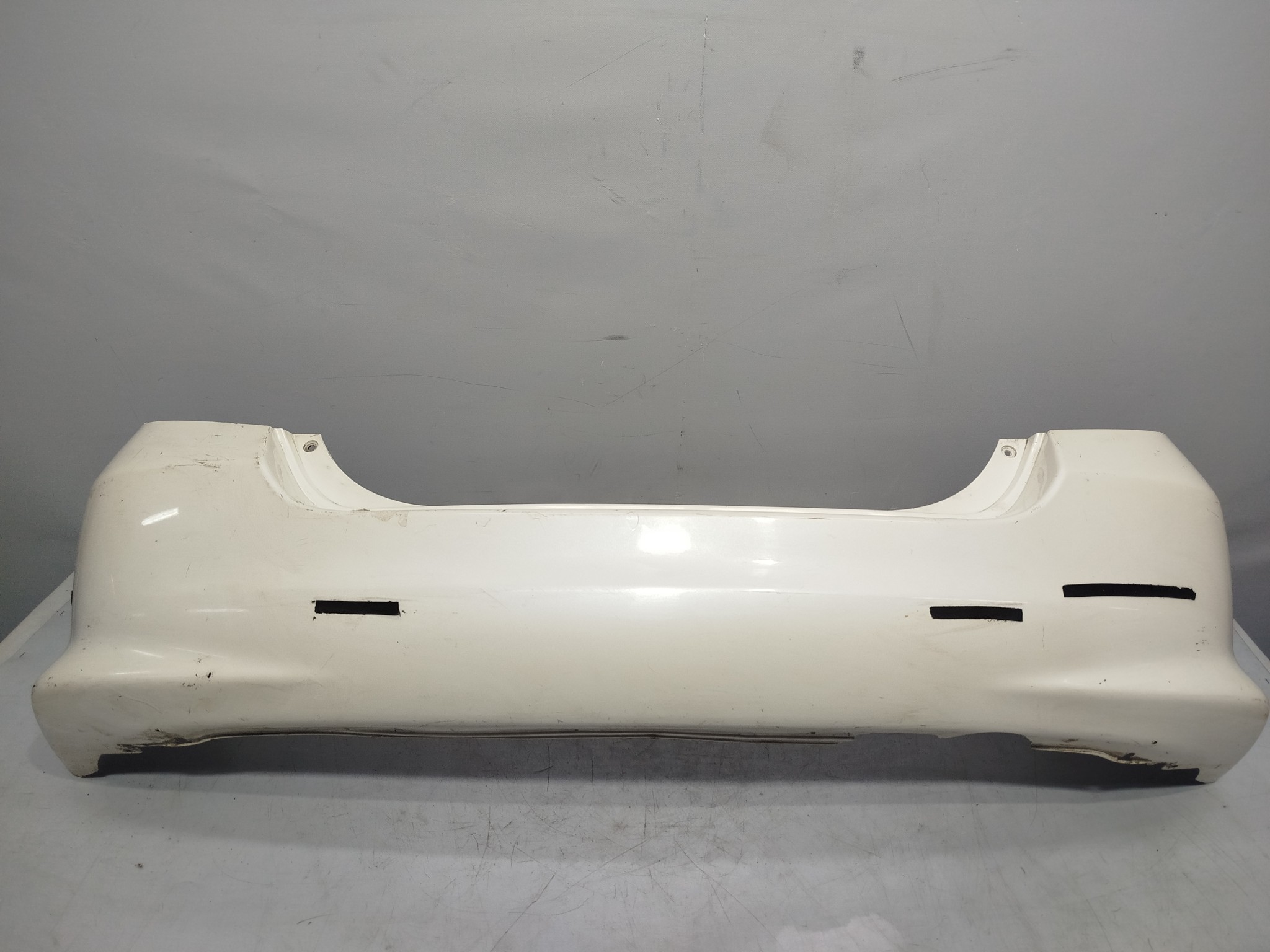 БАМПЕР HONDA FIT JAZZ 71501SAA900ZA ЗАДНИЙ  белый, NH624P QA5240