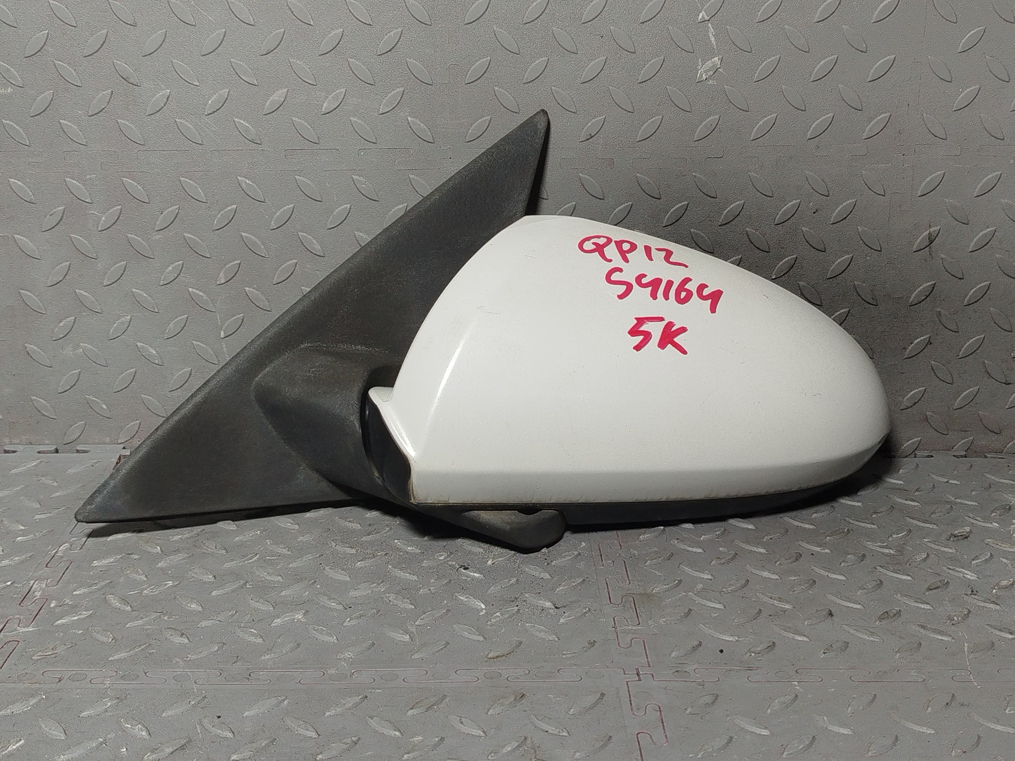 ЗЕРКАЛО NISSAN PRIMERA ЛЕВОЕ 96302AU501 белый, QX1 S4164