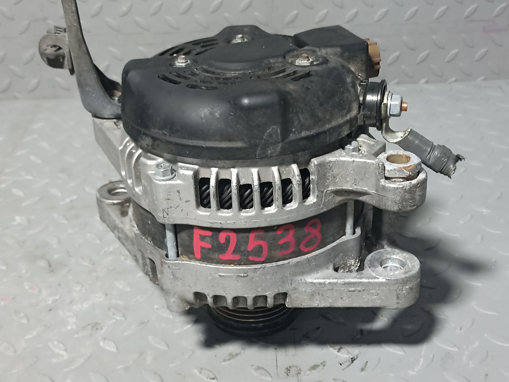 ГЕНЕРАТОР TOYOTA LEXUS 2706031050 F2538Z