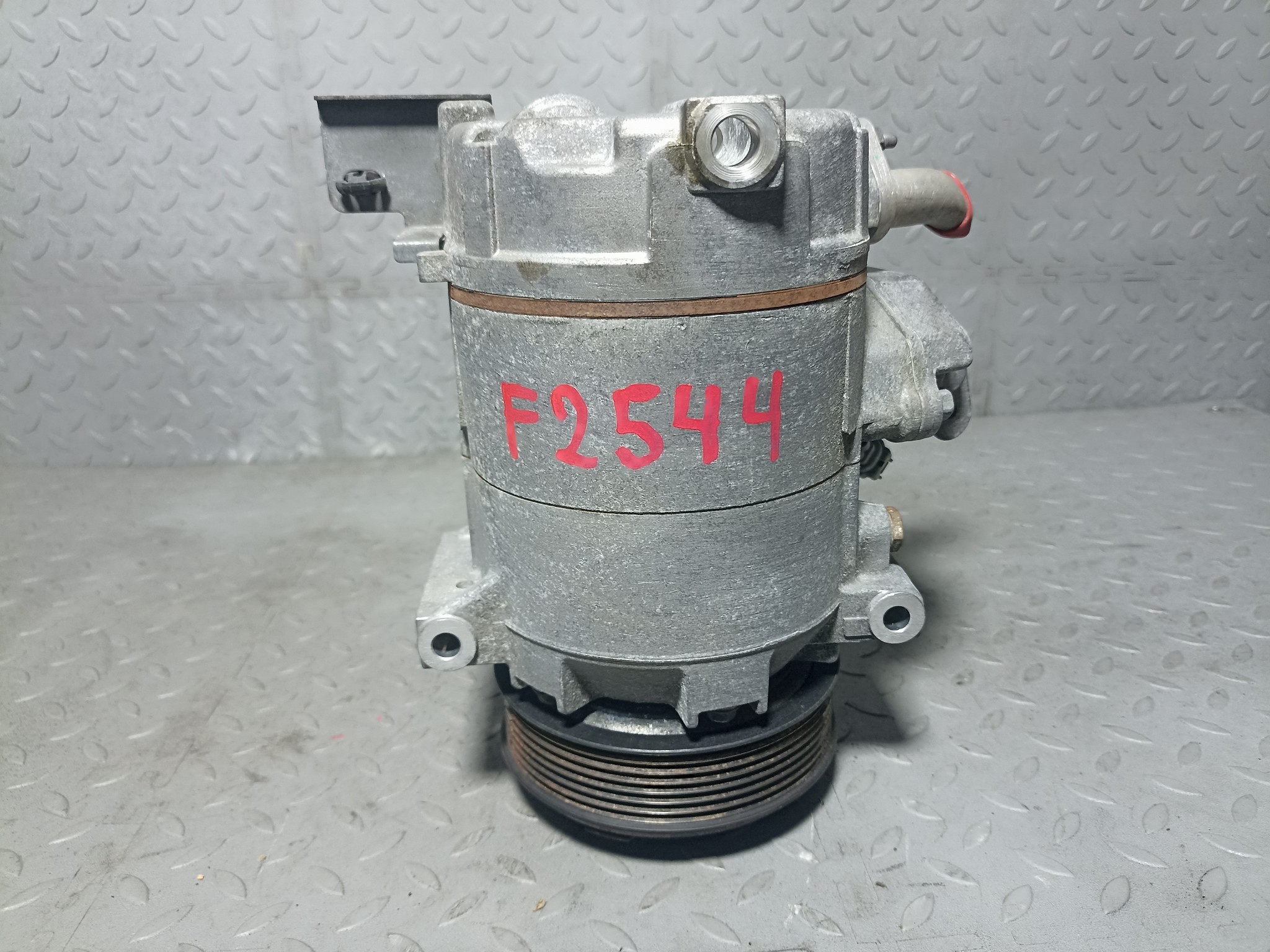 КОМПРЕССОР КОНДИЦИОНЕРА NISSAN INFINITI 926001CB0A F2544Z