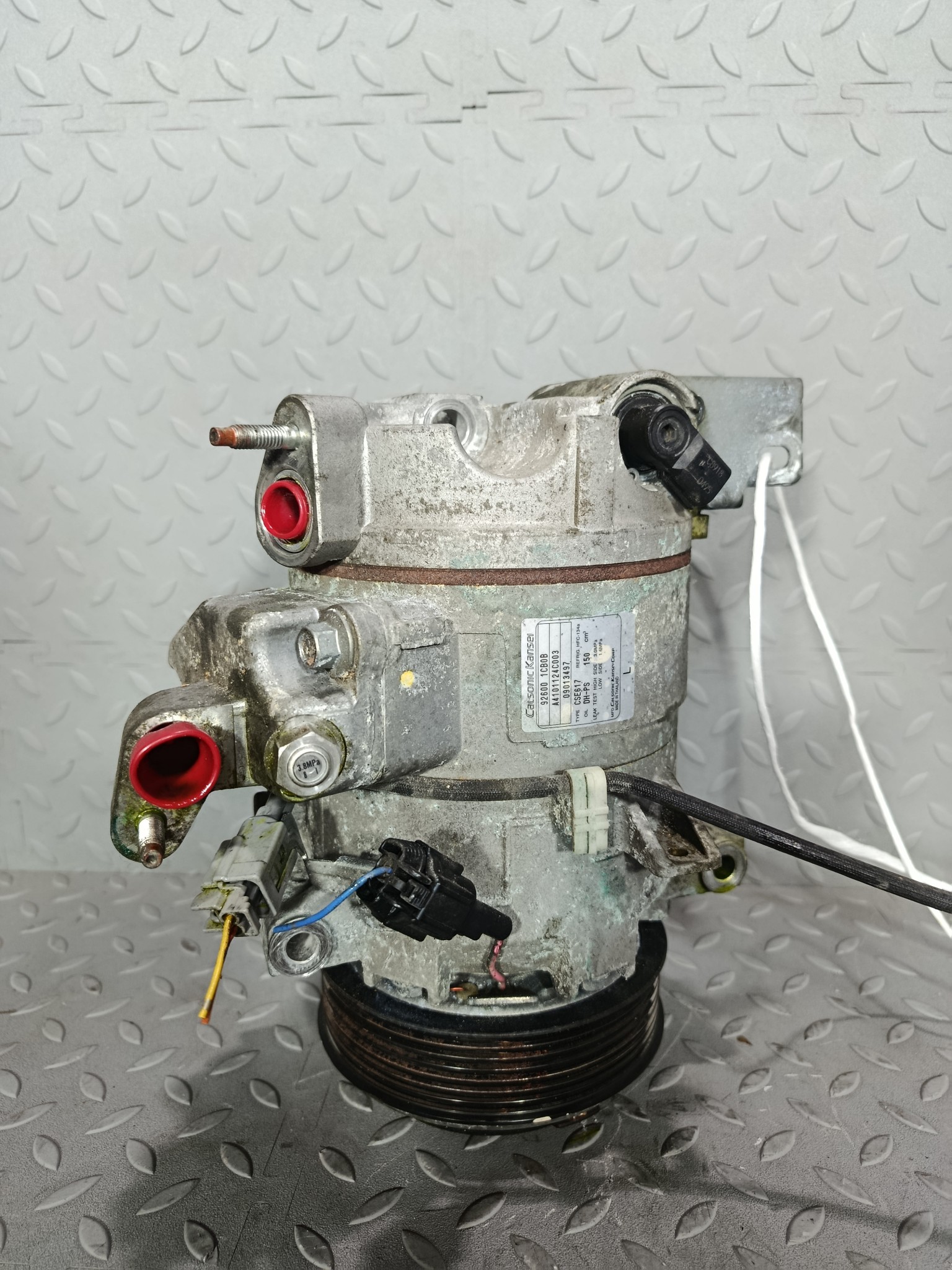 КОМПРЕССОР КОНДИЦИОНЕРА NISSAN INFINITI 926001CB0A F2526Z