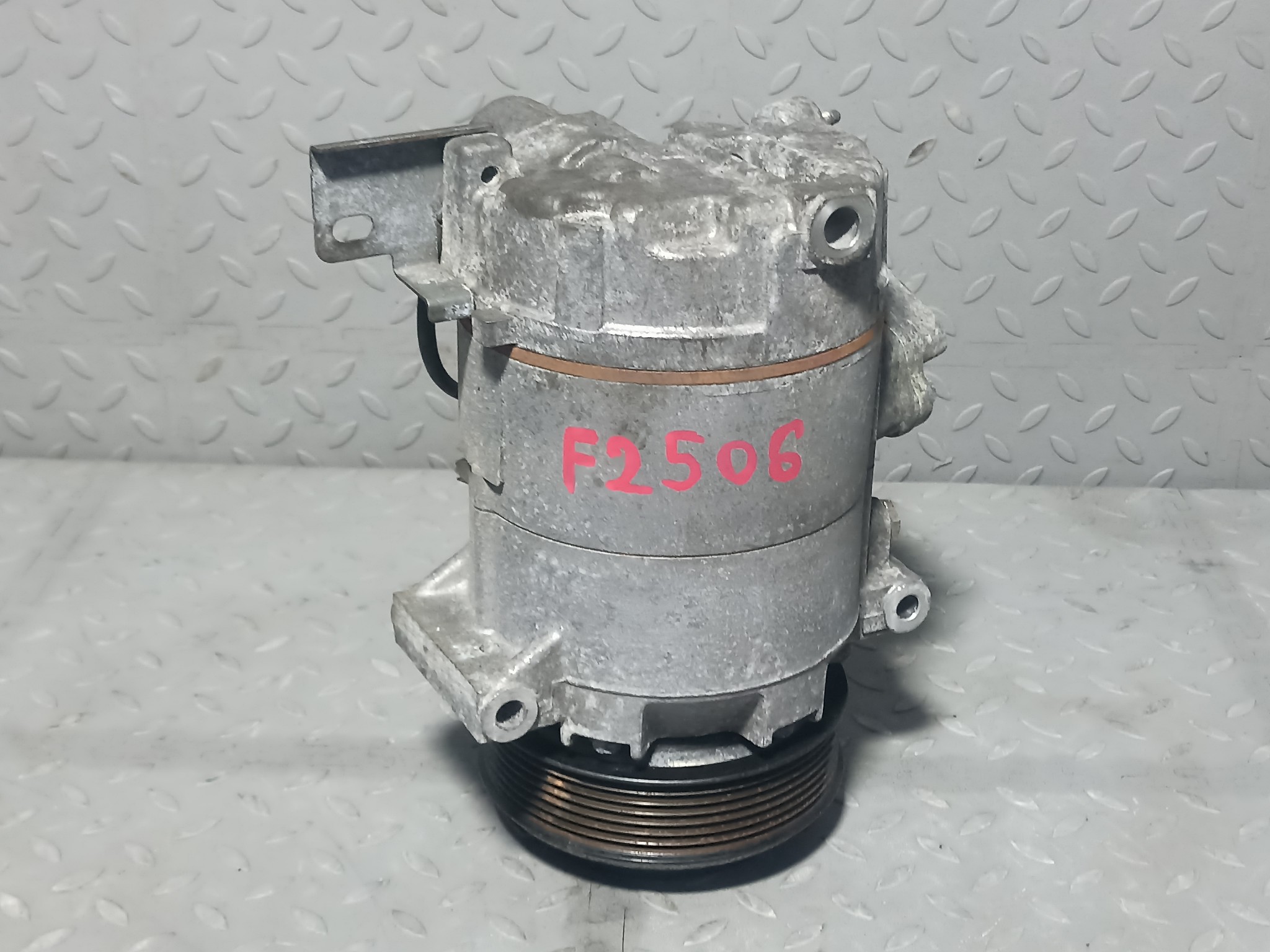 КОМПРЕССОР КОНДИЦИОНЕРА NISSAN INFINITI 926001CB0A F2506Z
