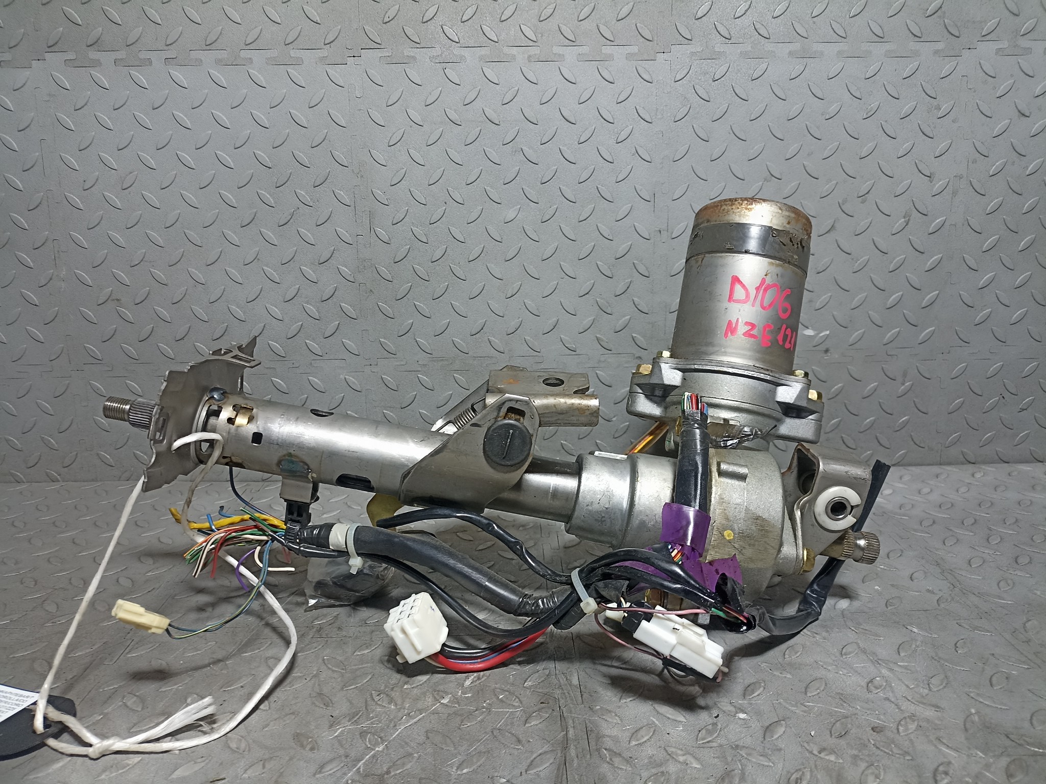 КОЛОНКА РУЛЕВАЯ TOYOTA 452501E192 D106