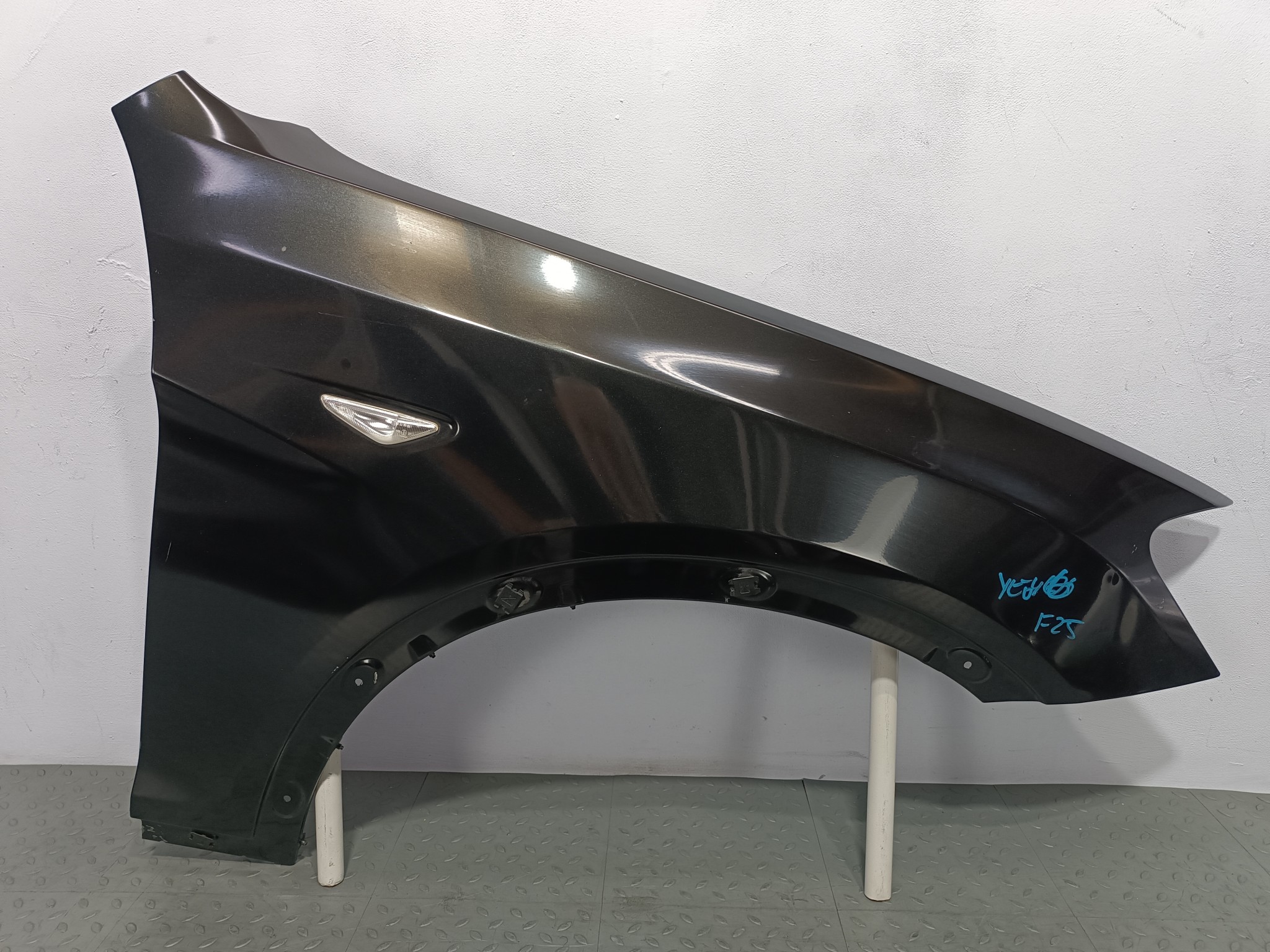КРЫЛО BMW X3 X4 41357267324 ПЕРЕДНЕЕ ПРАВОЕ черный YE046