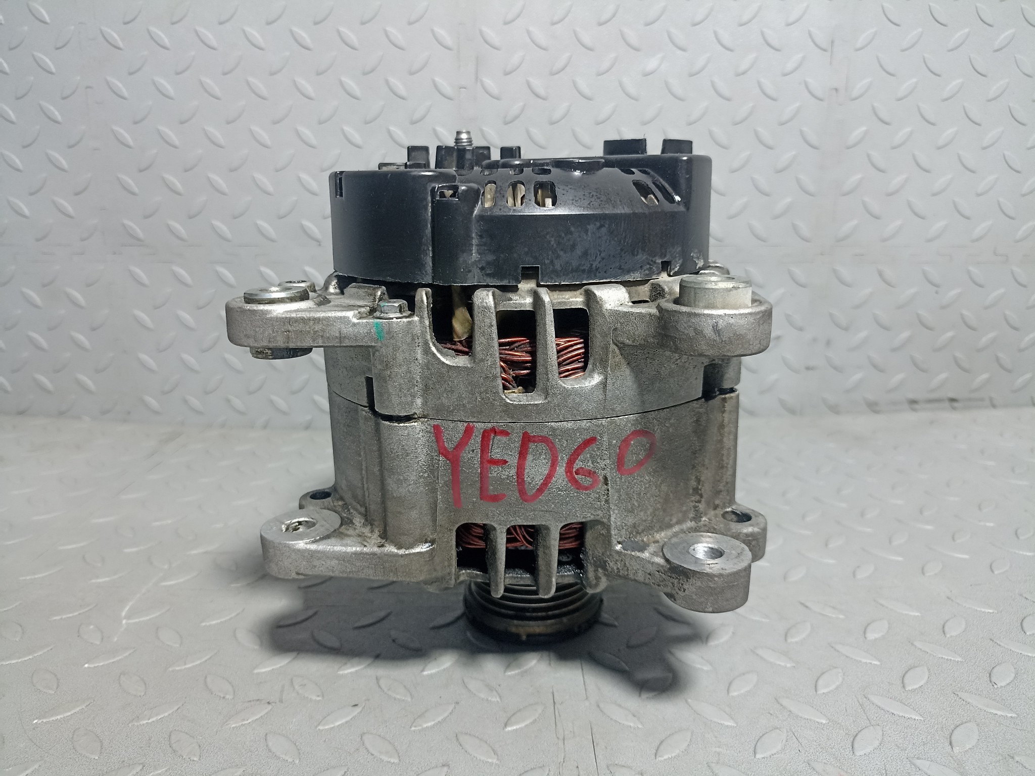 ГЕНЕРАТОР AUDI VOLKSWAGEN SEAT SKODA 03C903023A YE060Z