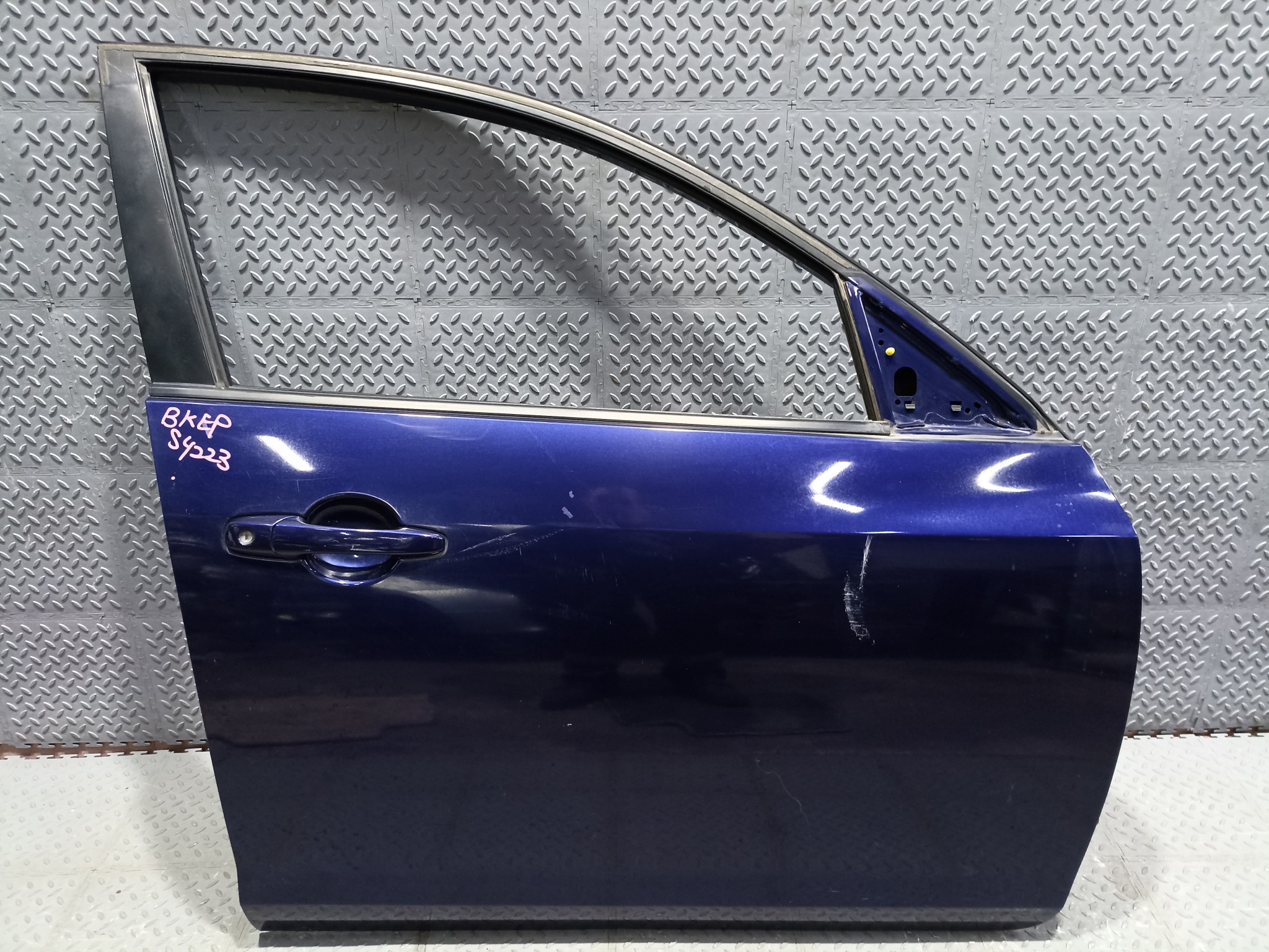 ДВЕРЬ MAZDA AXELA MAZDA3 BPYK5802XA ПЕРЕДНЯЯ ПРАВАЯ  синий, 25E S4223