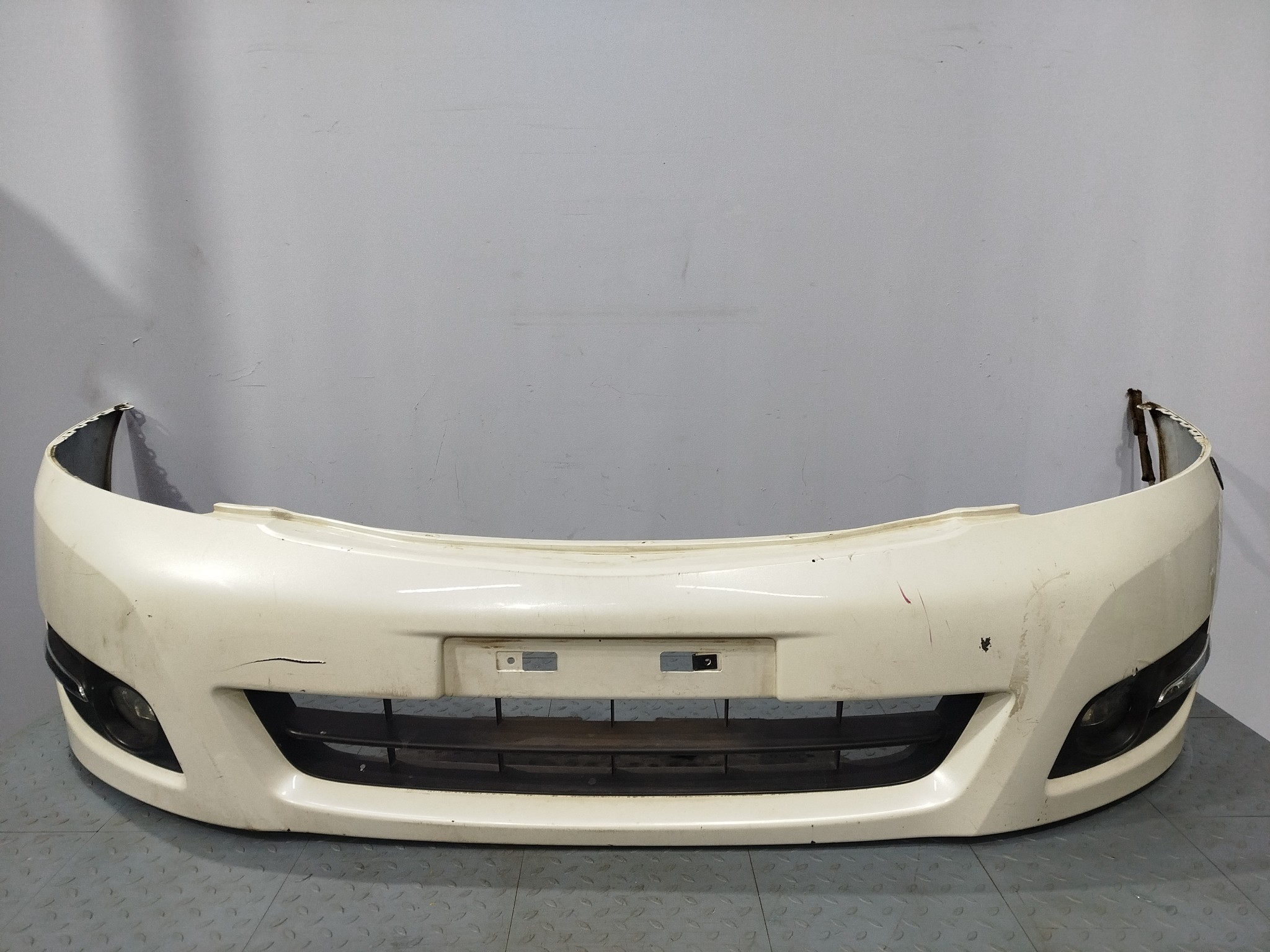БАМПЕР NISSAN TEANA 62022JN20A ПЕРЕДНИЙ  белый, QAB QA5345Z