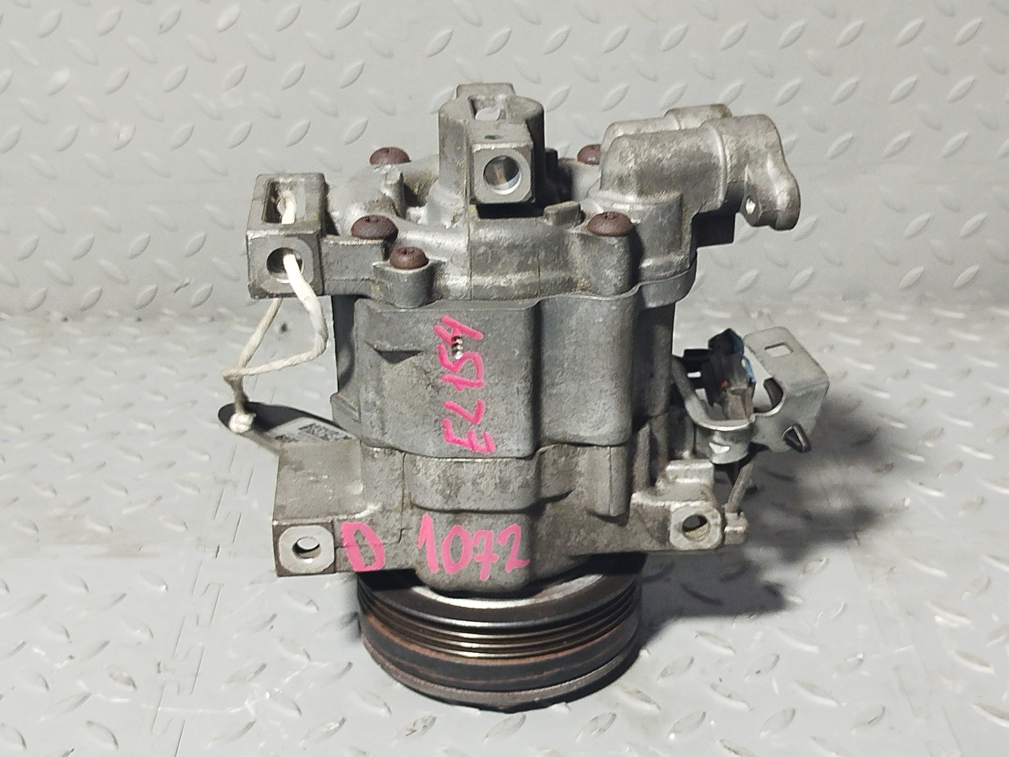 КОМПРЕССОР КОНДИЦИОНЕРА SUBARU D1072