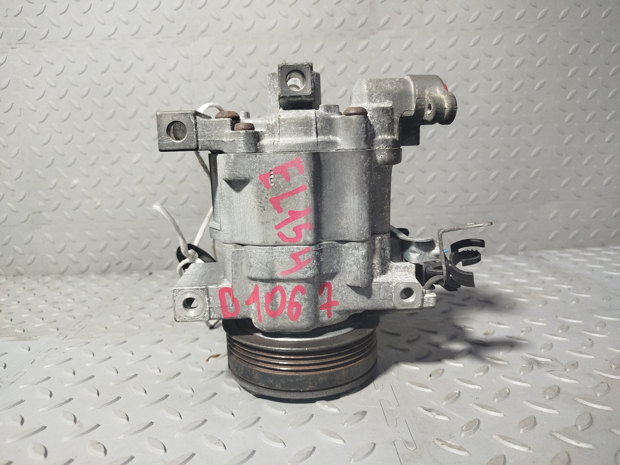 КОМПРЕССОР КОНДИЦИОНЕРА SUBARU D1067