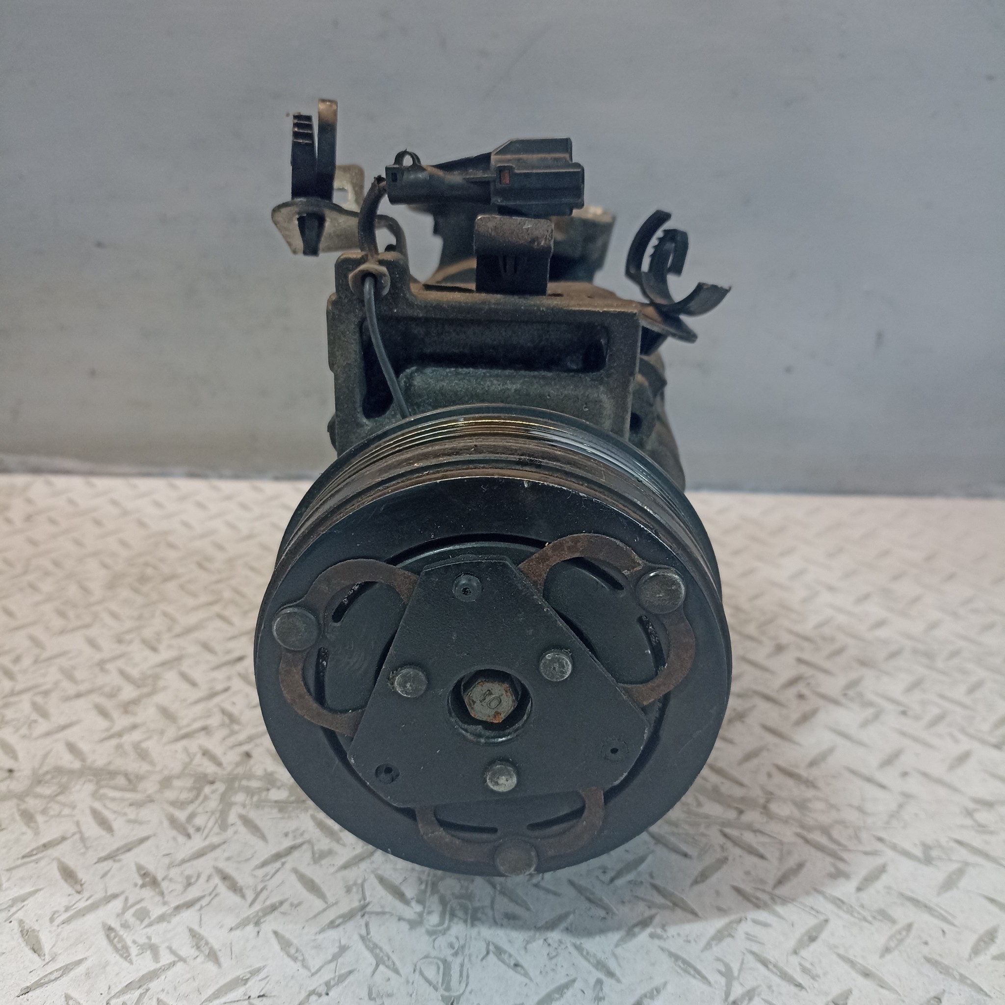 КОМПРЕССОР КОНДИЦИОНЕРА SUBARU D3040