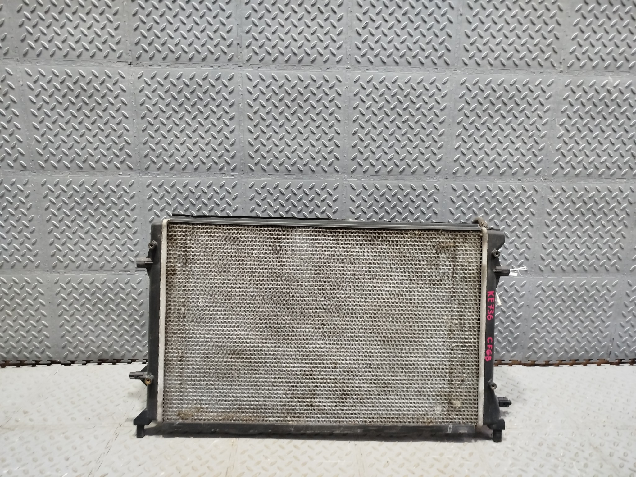 РАДИАТОР ДВИГАТЕЛЯ AUDI VOLKSWAGEN SEAT SKODA 1K0121251AR KE736Z