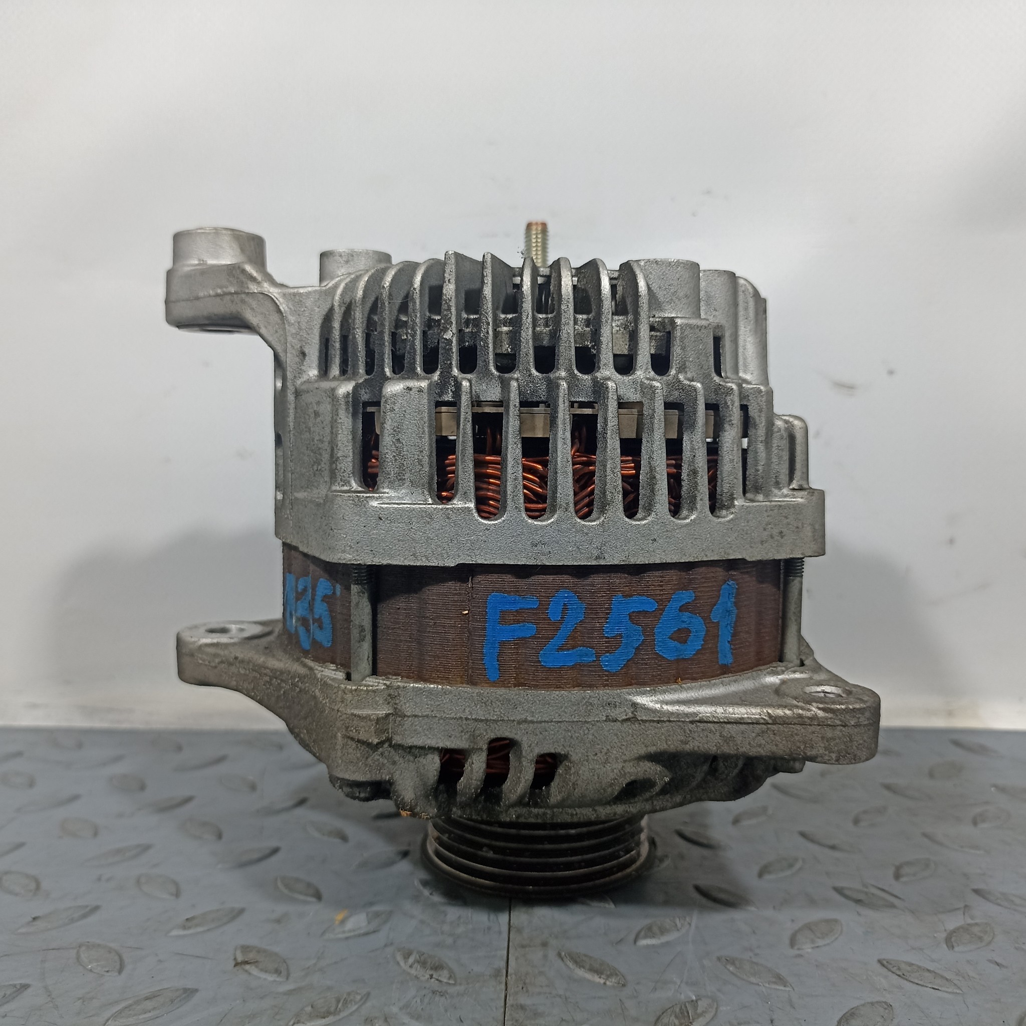 ГЕНЕРАТОР NISSAN INFINITI 23100EG010  F2561Z