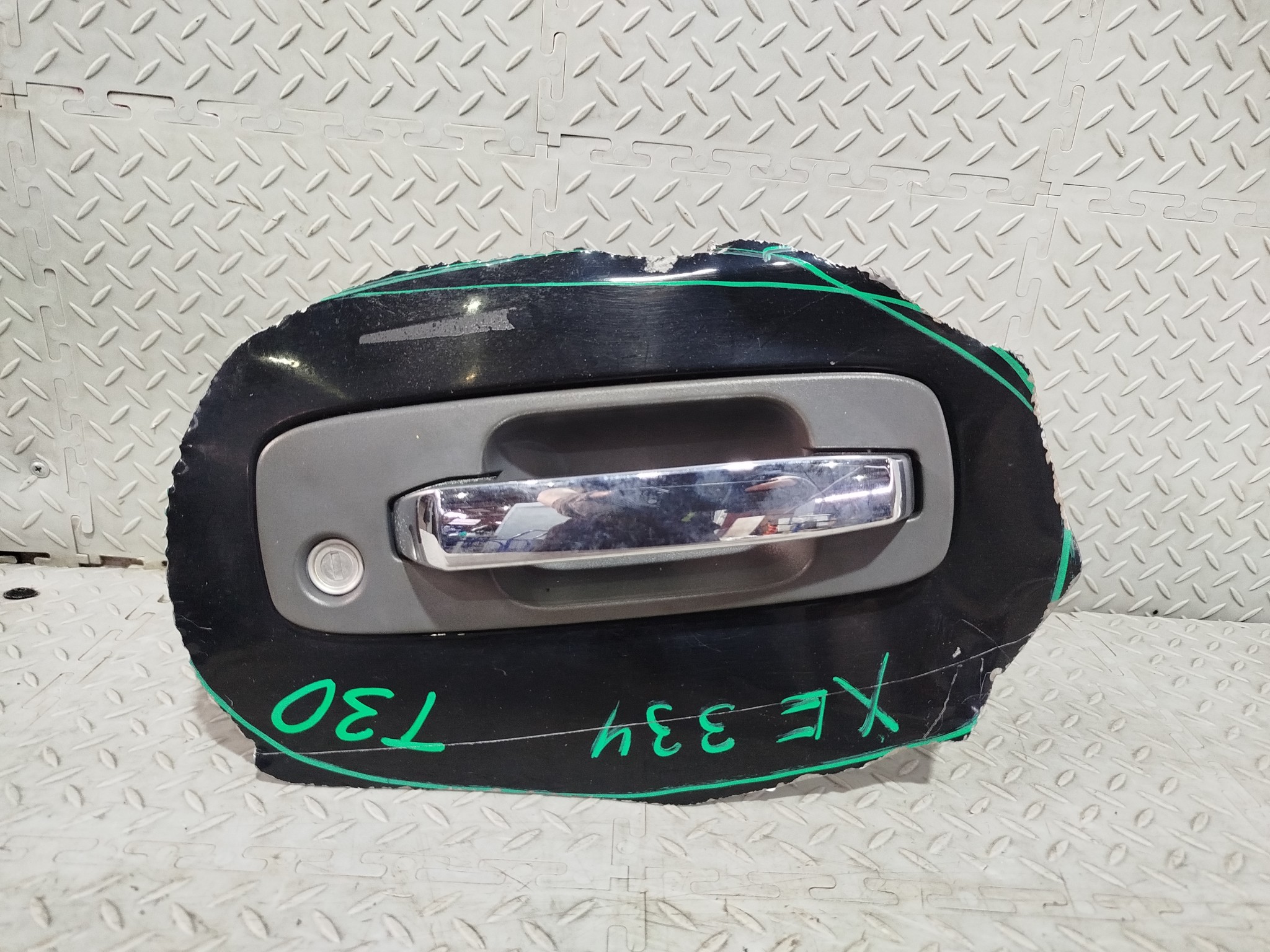 РУЧКА ДВЕРИ ВНЕШНЯЯ NISSAN ПЕРЕДНЯЯ ПРАВАЯ 806068H300  черный, KH3 XE334