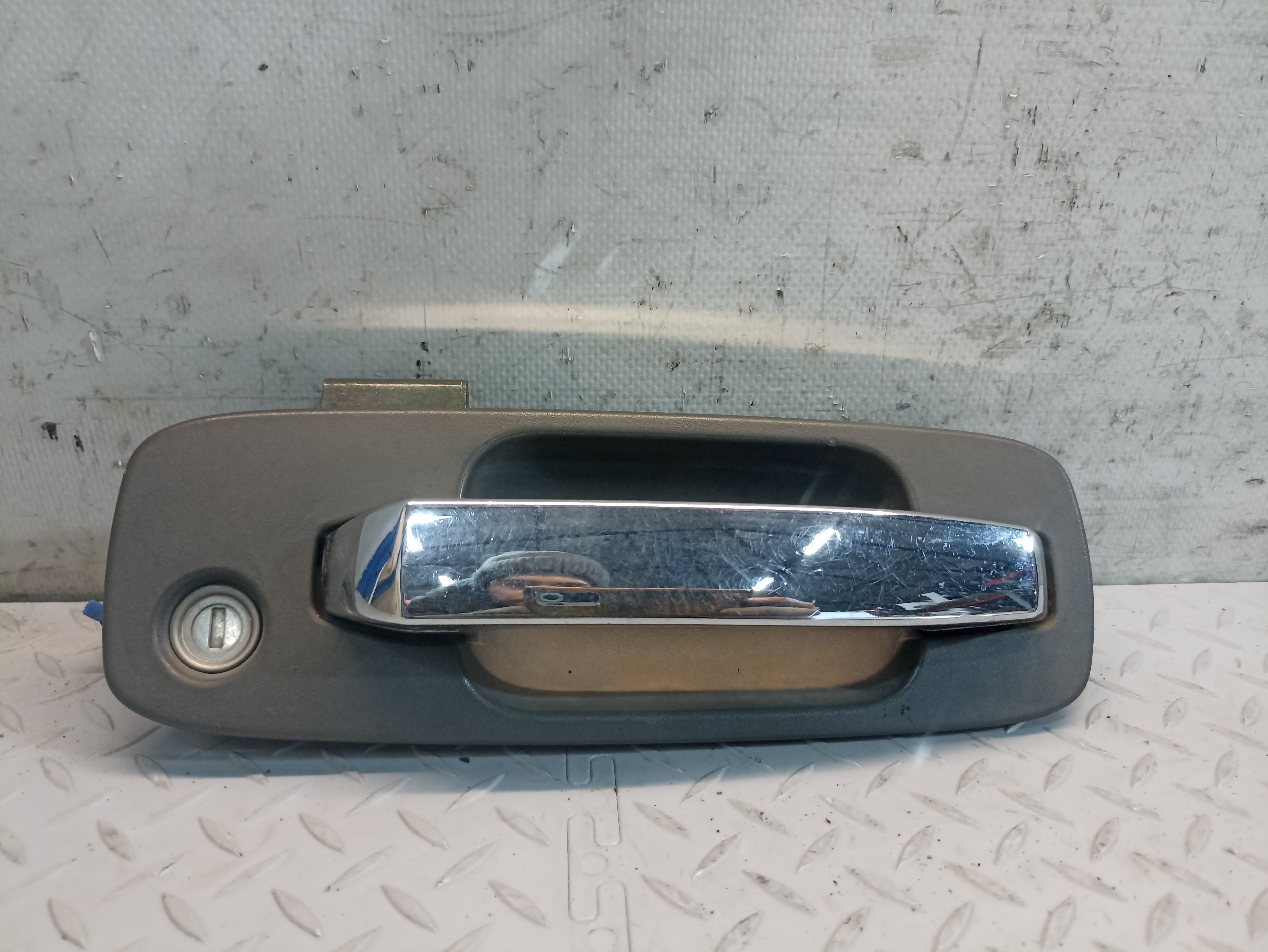 РУЧКА ДВЕРИ ВНЕШНЯЯ NISSAN ПЕРЕДНЯЯ ПРАВАЯ 806068H300  хром XA1051Z