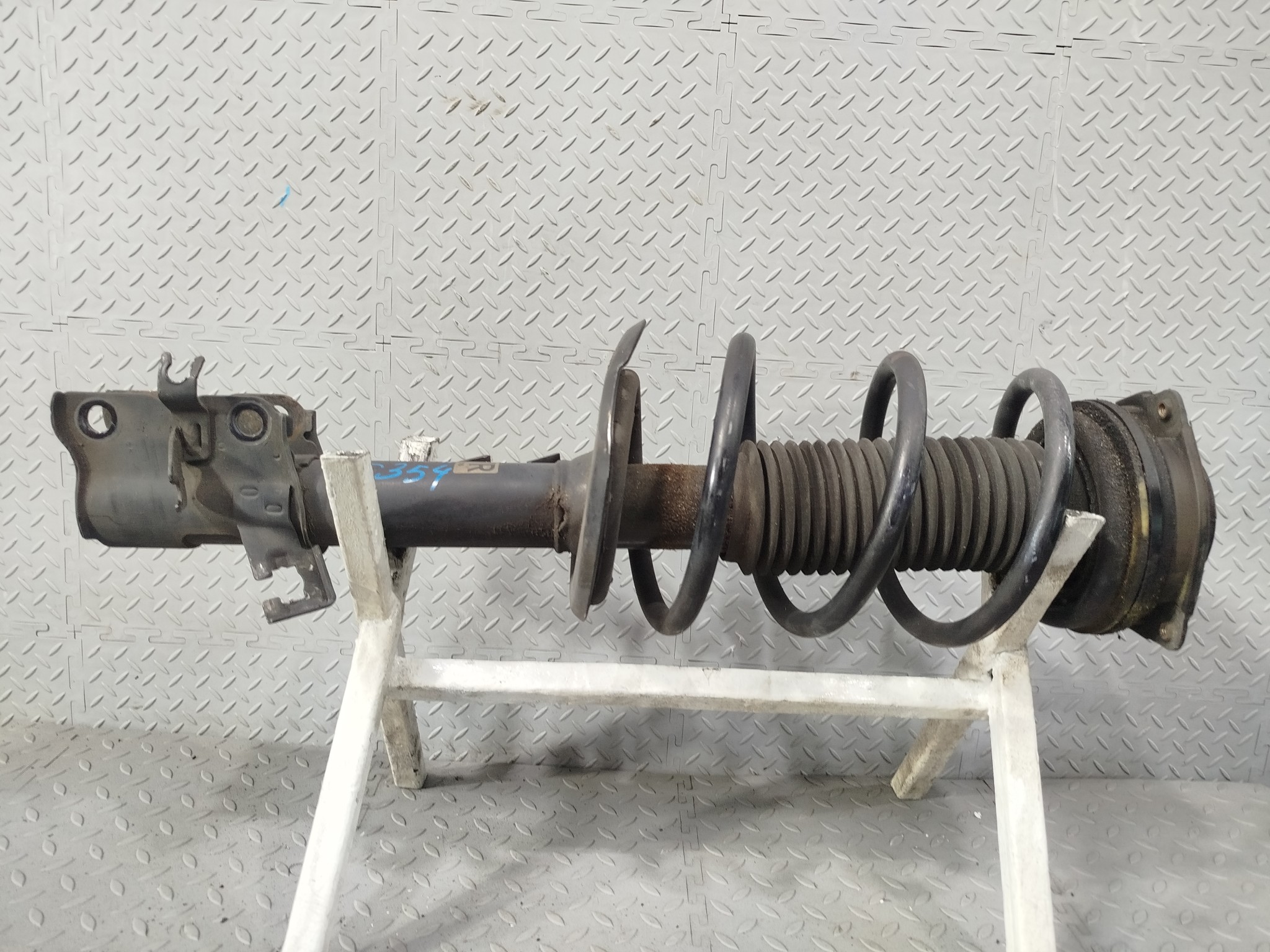 СТОЙКА ХОДОВКИ NISSAN RENAULT ПЕРЕДНЯЯ ПРАВАЯ E4302JG01A GE354