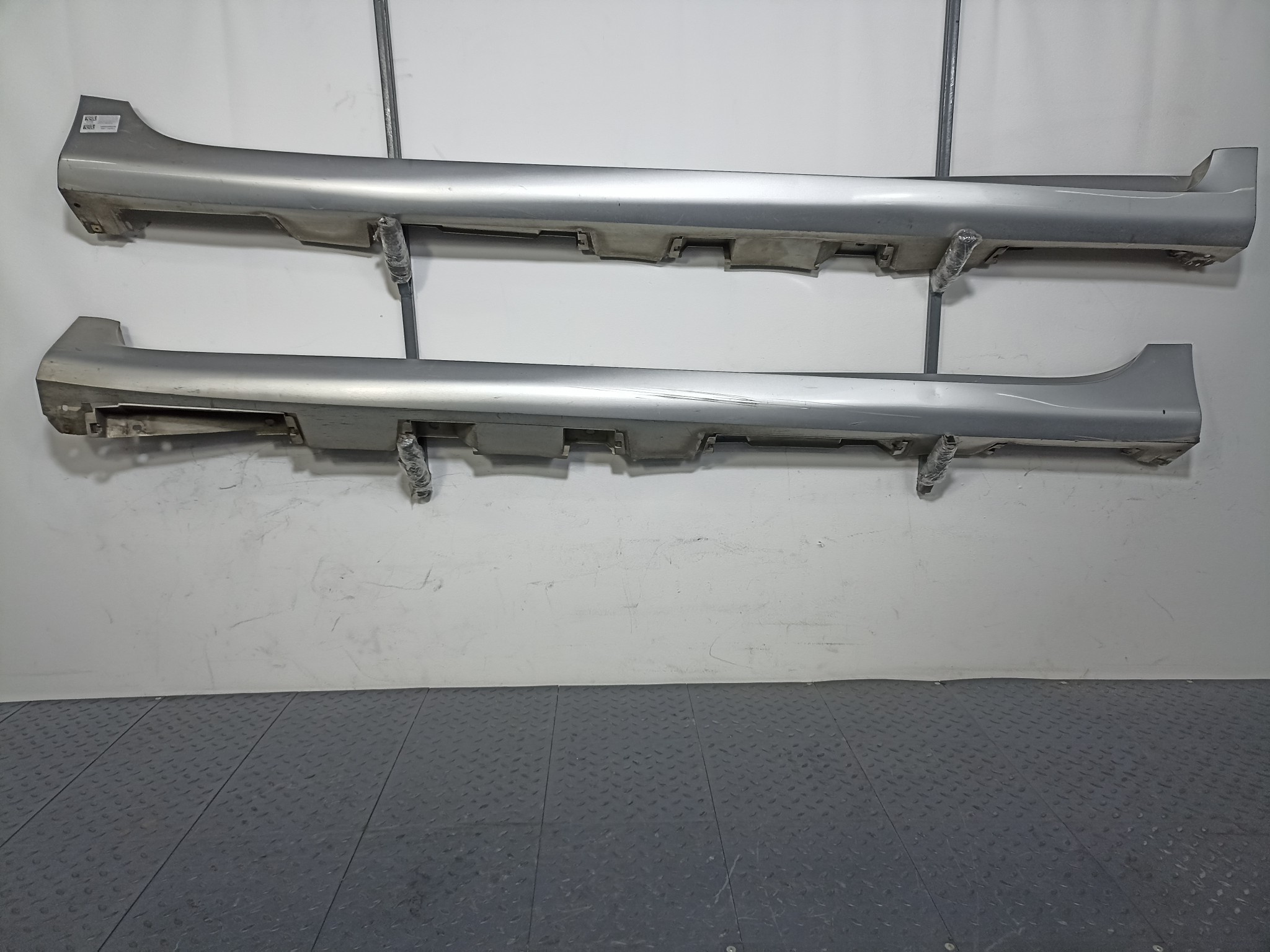 ПОРОГ ПЛАСТИК TOYOTA DAIHATSU 7585033900J0 ЛЕВЫЙ ПРАВЫЙ серебро D001