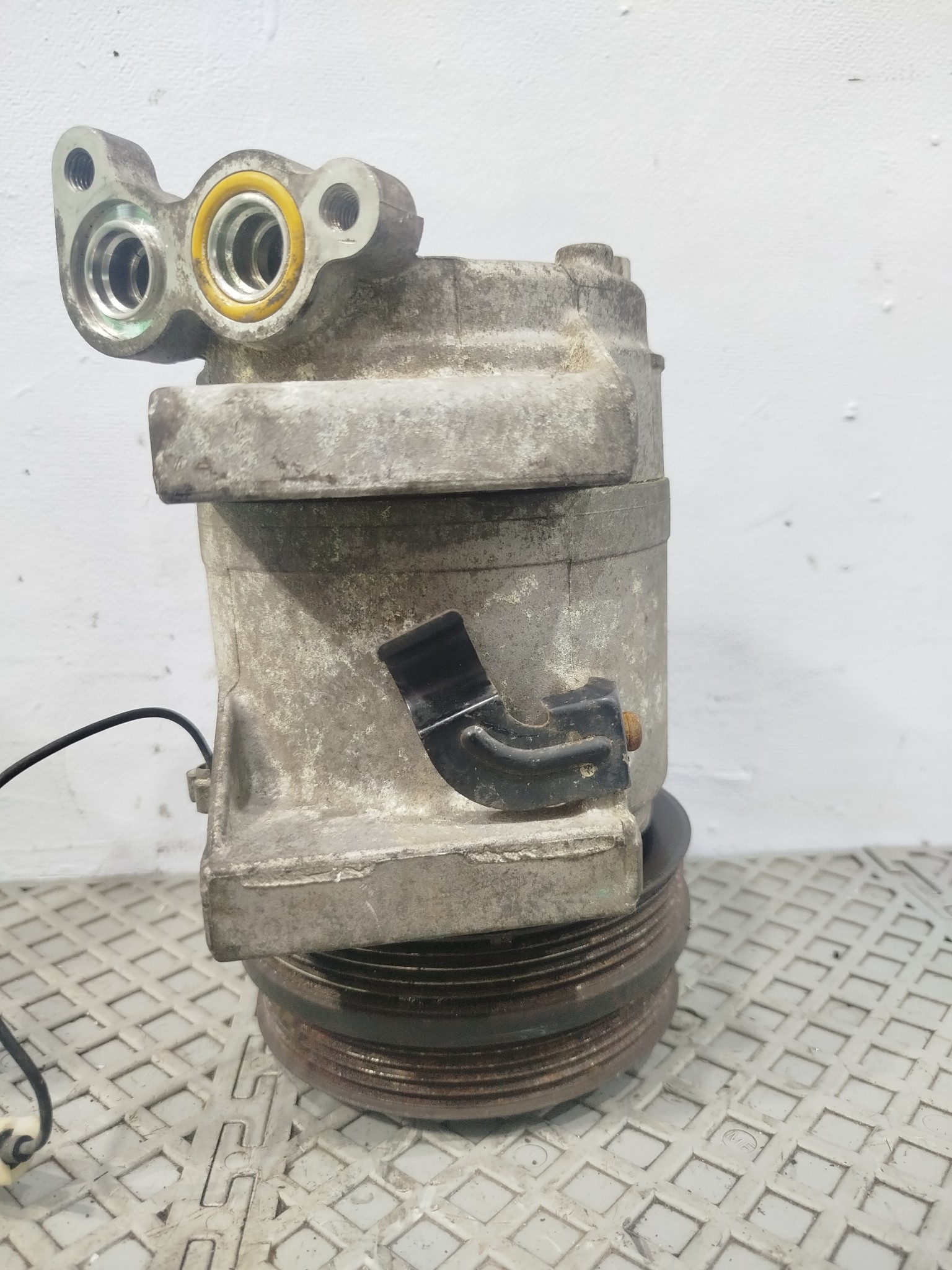 КОМПРЕССОР КОНДИЦИОНЕРА FORD VOLVO 1673990 XA7040Z