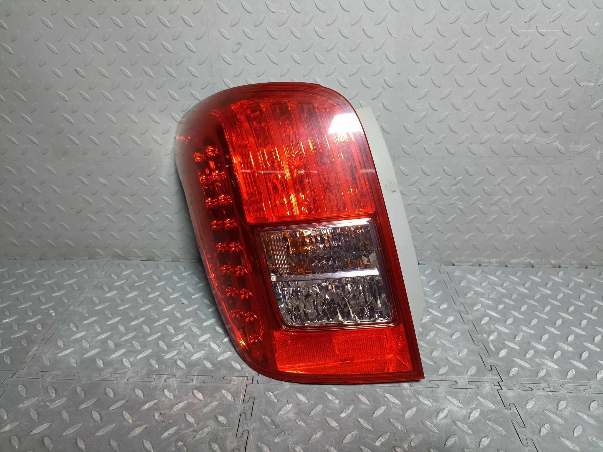 ФОНАРЬ TOYOTA ЛЕВЫЙ 8156013650  KE738