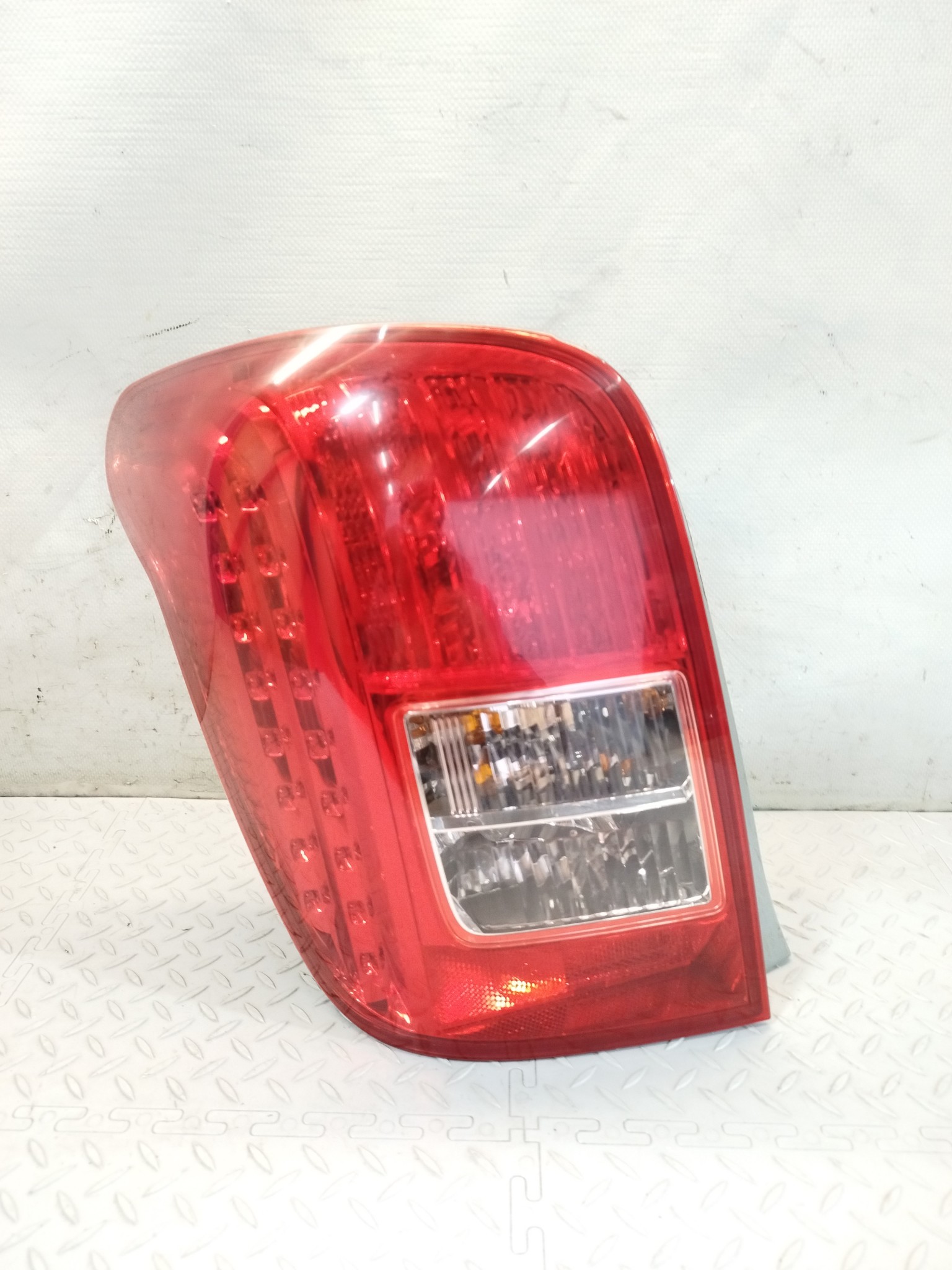 ФОНАРЬ TOYOTA ЛЕВЫЙ 8156013650  KE750