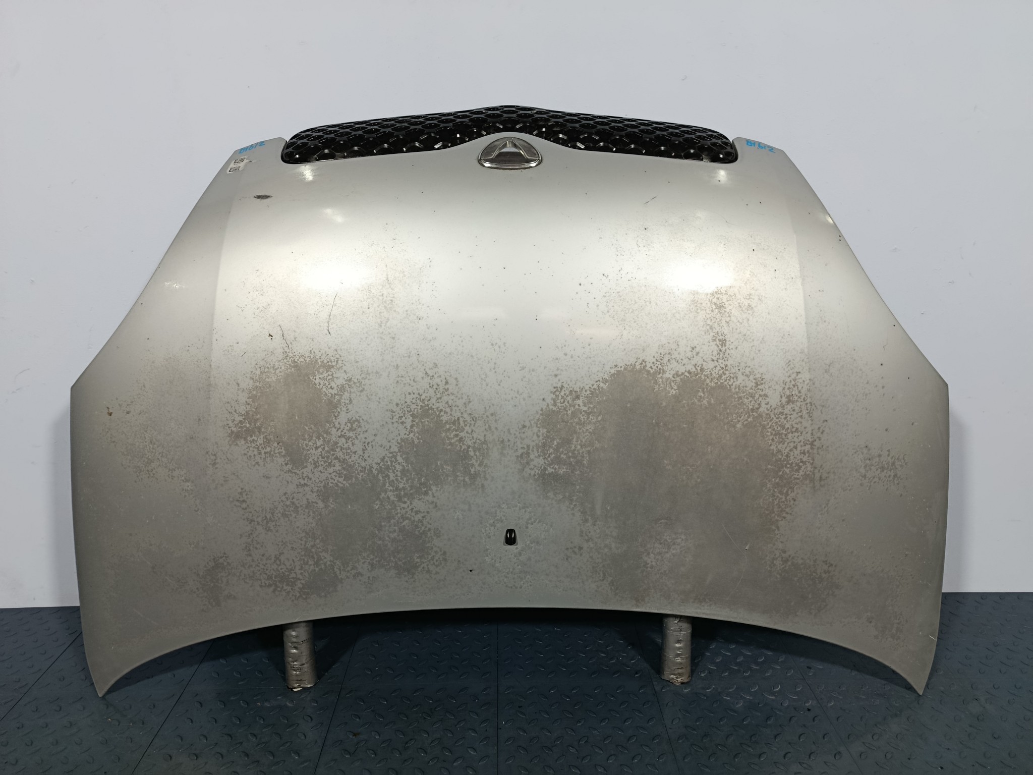 КАПОТ TOYOTA VITZ YARIS 5330152010  серебро DY612