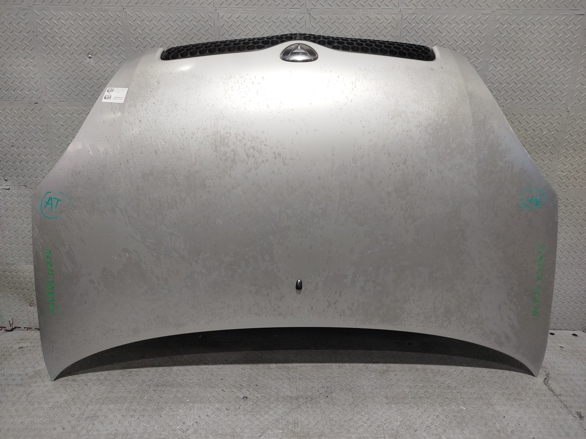 КАПОТ TOYOTA VITZ YARIS 5330152010  серебро, 199 XA6905