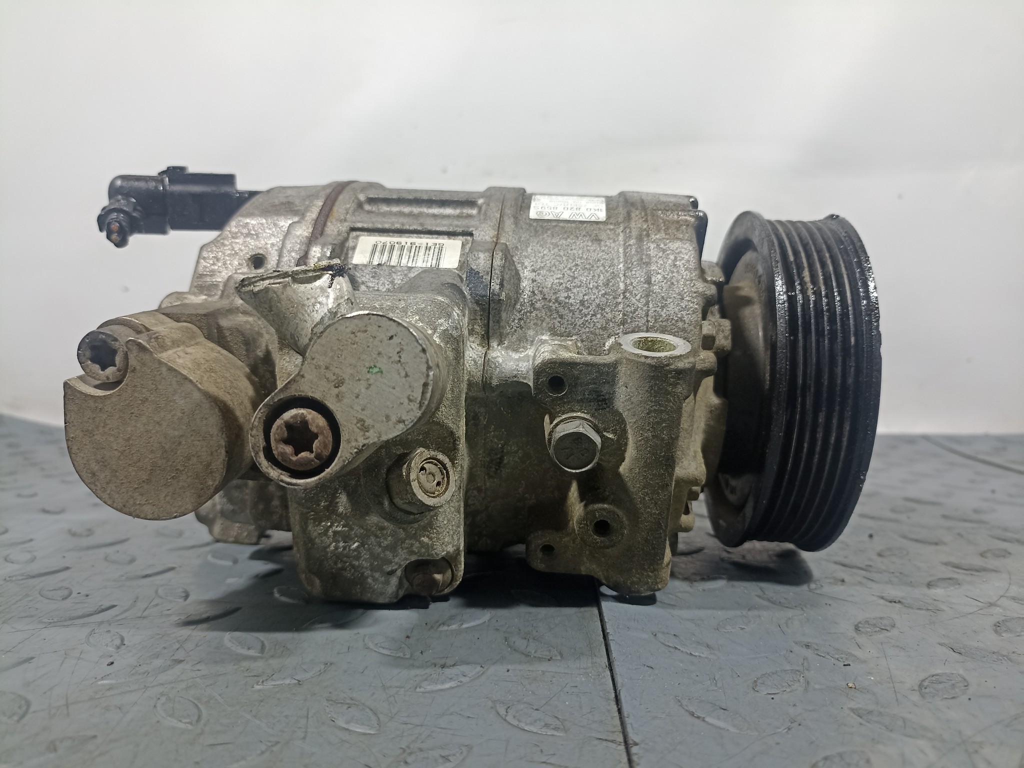 КОМПРЕССОР КОНДИЦИОНЕРА AUDI VOLKSWAGEN SEAT SKODA 1K0820803F DY1463Z